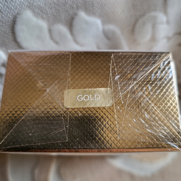 Brand new in sealed box. Tom Ford Soleil Blanc Shimmering body oil in Gold - Picture 4 of 4